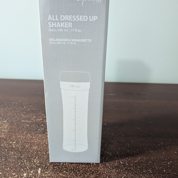 All Dressed Up Shaker - Picture 4 of 4